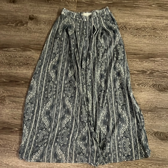 Abercrombie & Fitch Pants - Flowy Abercrombie & Fitch Pant